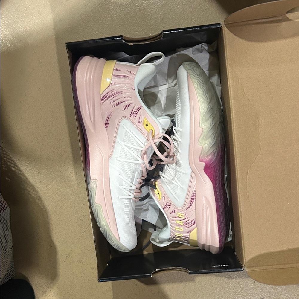 Men's Performance Trainers in Pink and White